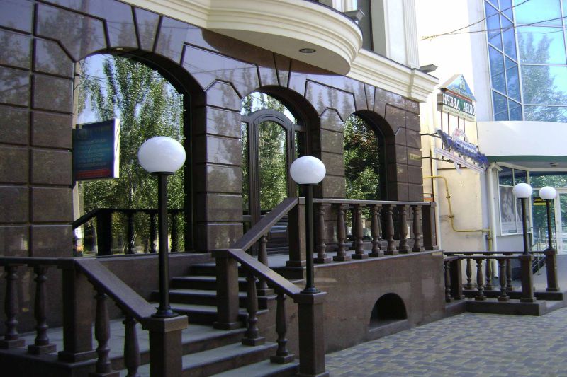 крыльцо из гранита